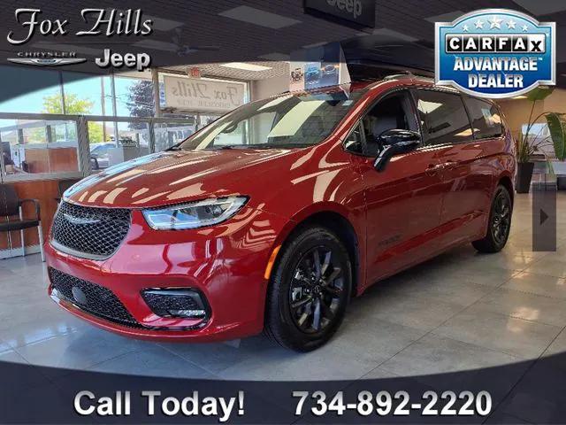 2025 Chrysler Pacifica PACIFICA SELECT