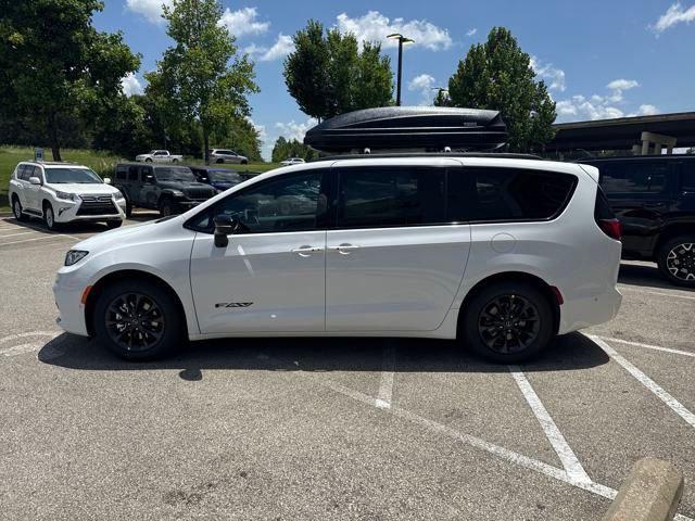 2025 Chrysler Pacifica PACIFICA SELECT