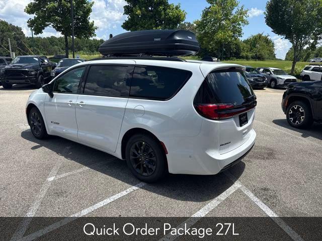 2025 Chrysler Pacifica PACIFICA SELECT