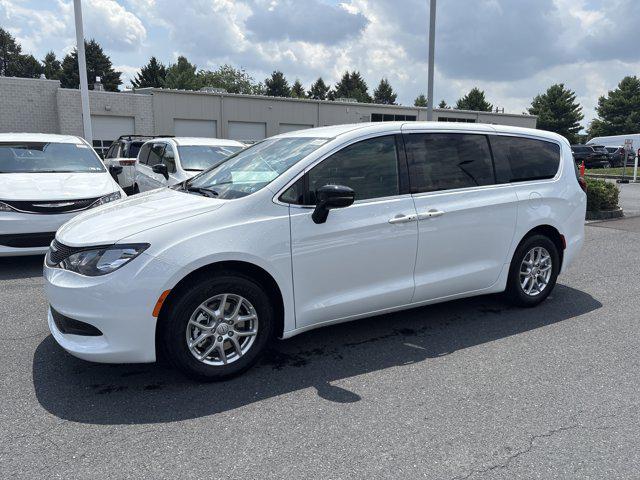 2025 Chrysler Voyager VOYAGER LX