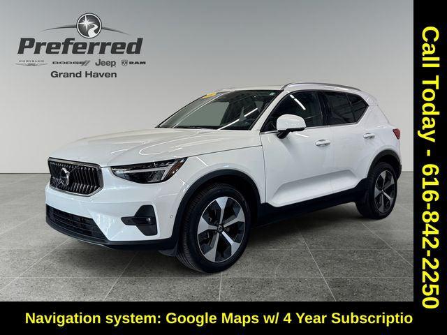 2025 Volvo XC40 B5 Plus Bright Theme