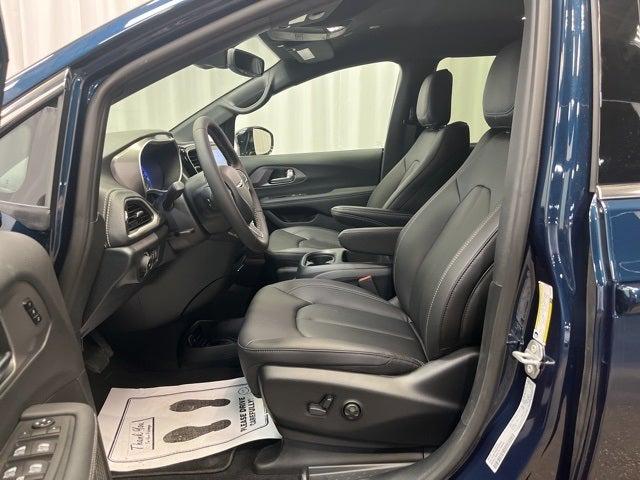 2025 Chrysler Pacifica PACIFICA SELECT