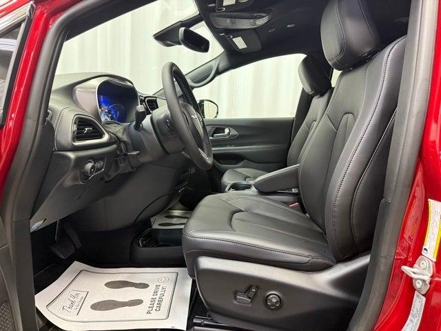 2025 Chrysler Pacifica PACIFICA SELECT