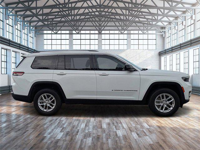 2023 Jeep Grand Cherokee L Laredo 4x2