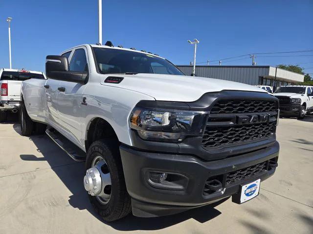 2023 RAM 3500 Tradesman Crew Cab 4x4 8 Box