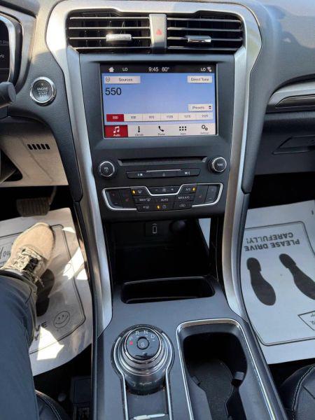 2017 Ford Fusion SE