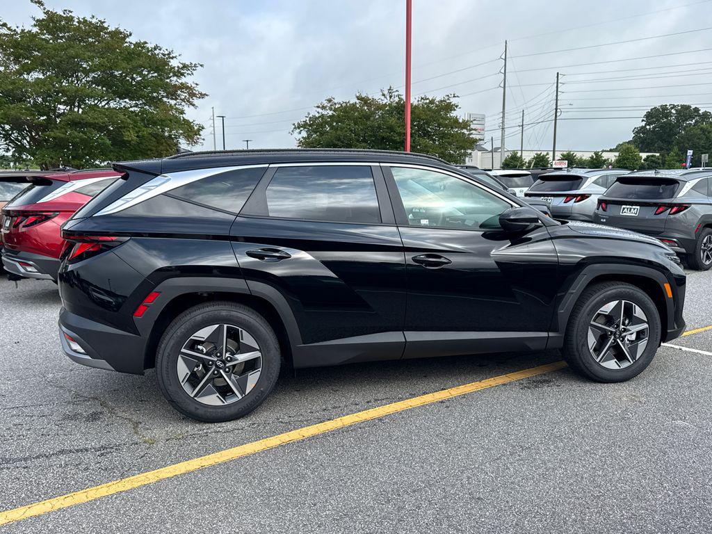 2025 Hyundai Tucson SEL photo 2