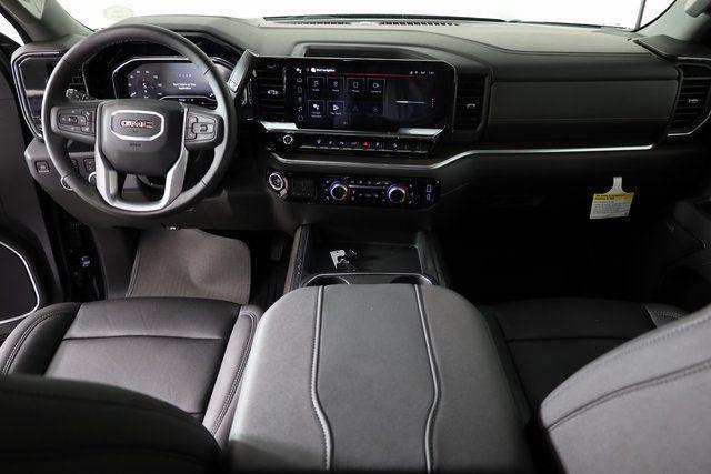 2025 GMC Sierra 2500HD 4WD Crew Cab Standard Bed SLT