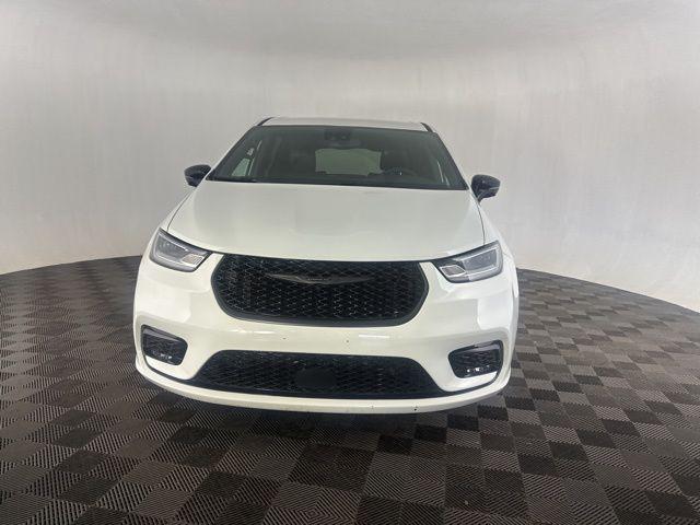 2024 Chrysler Pacifica Hybrid S Appearance Pkg