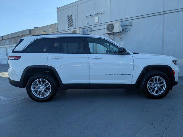 2023 Jeep Grand Cherokee Laredo 4x2