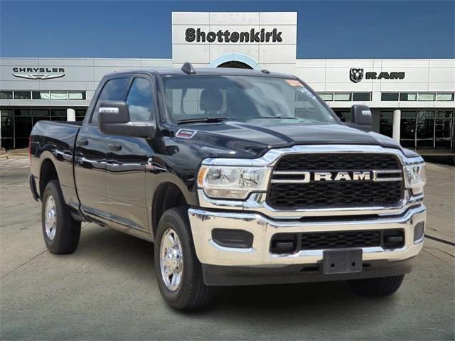 2024 RAM 3500 Tradesman Crew Cab 4x4 64 Box