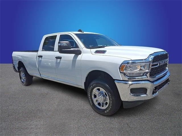 2023 RAM 2500 Tradesman Crew Cab 4x4 8 Box