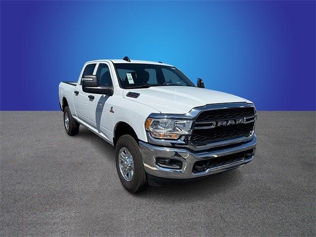 2023 RAM 3500 Tradesman Crew Cab 4x4 64 Box
