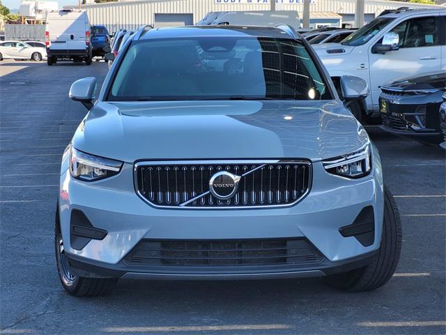 2024 Volvo XC40 B5 Core Bright Theme