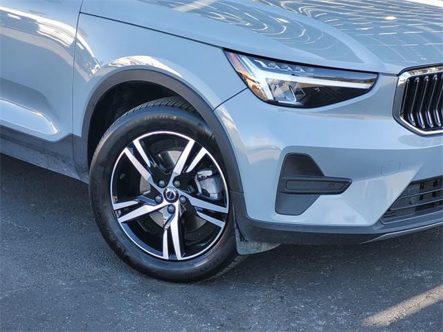 2024 Volvo XC40 B5 Core Bright Theme