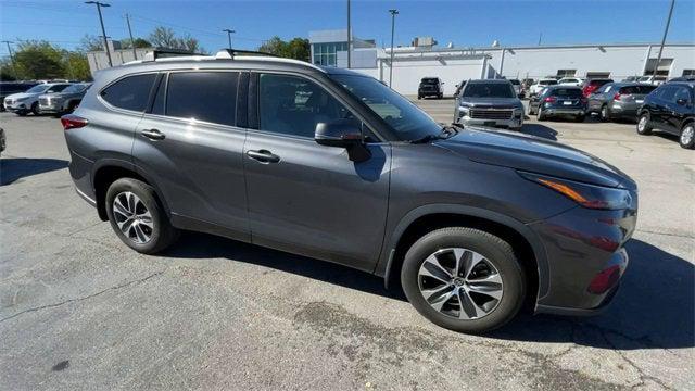2022 Toyota Highlander XLE 2022 Toyota Highlander XLE