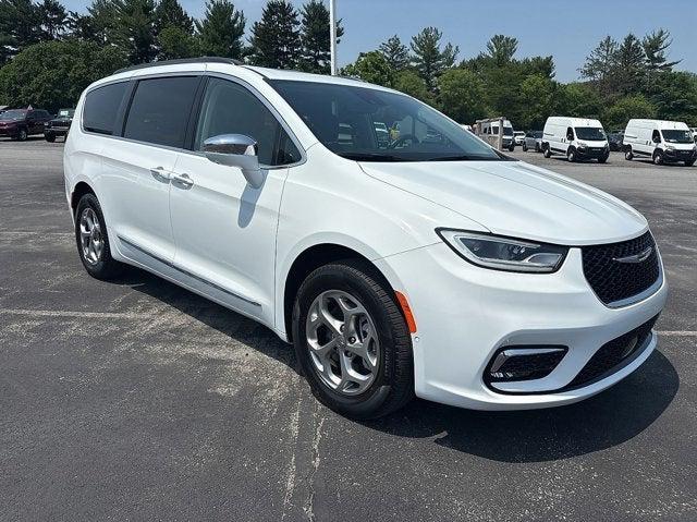 2022 Chrysler Pacifica Limited AWD