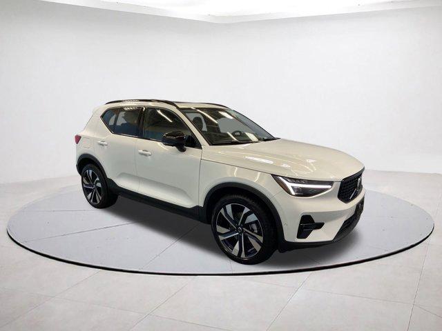 2026 Volvo XC40 B5 Ultra