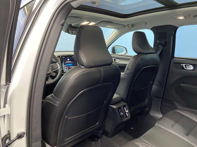 2026 Volvo XC40 B5 Ultra