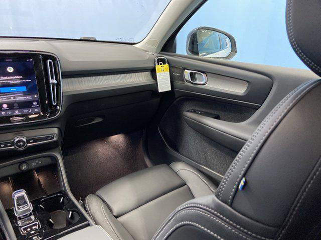 2026 Volvo XC40 B5 Ultra