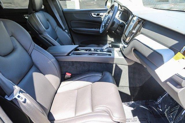2025 Volvo XC60 Plug-In Hybrid T8 Ultra