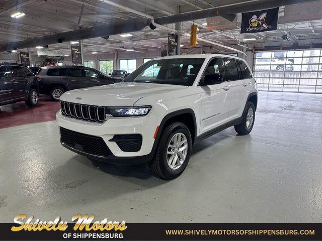 2025 Jeep Grand Cherokee GRAND CHEROKEE LAREDO X 4X4 2025 Jeep Grand Cherokee GRAND CHEROKEE LAREDO X 4X4