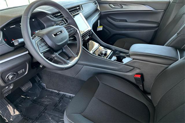 2025 Jeep Grand Cherokee GRAND CHEROKEE L LAREDO X 4X2 2025 Jeep Grand Cherokee GRAND CHEROKEE L LAREDO X 4X2