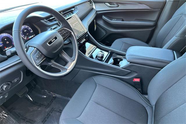 2025 Jeep Grand Cherokee GRAND CHEROKEE L LAREDO X 4X4 2025 Jeep Grand Cherokee GRAND CHEROKEE L LAREDO X 4X4