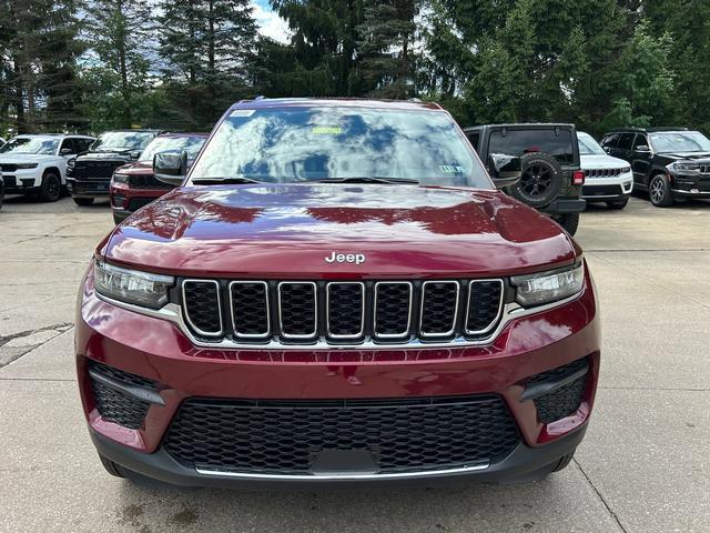 2025 Jeep Grand Cherokee GRAND CHEROKEE LAREDO X 4X4