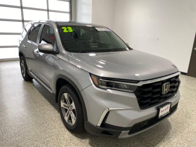2023 Honda Pilot AWD EX-L 8 Passenger