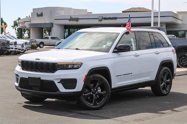 2022 Jeep Grand Cherokee Altitude 4x2