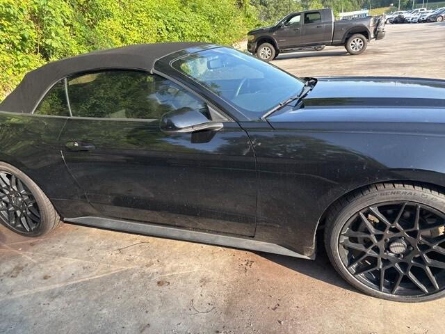 2017 Ford Mustang V6