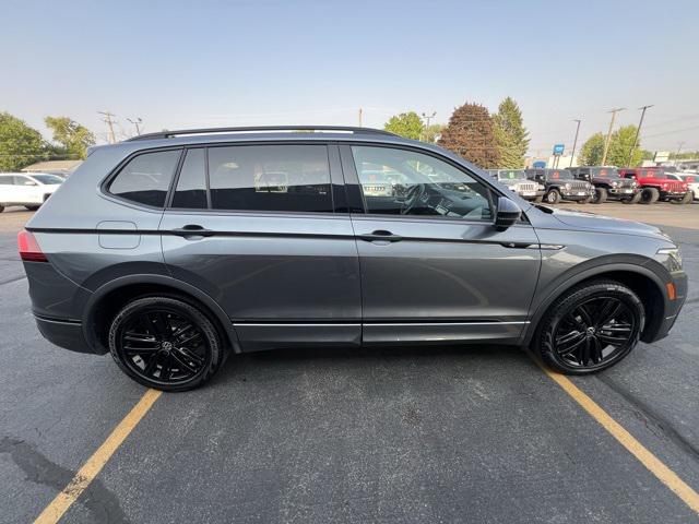 2022 Volkswagen Tiguan 2.0T SE R-Line Black