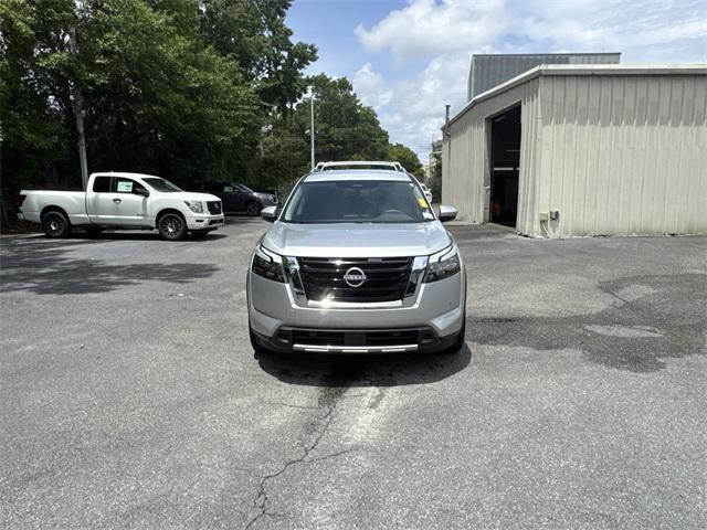 2025 Nissan Pathfinder SL FWD