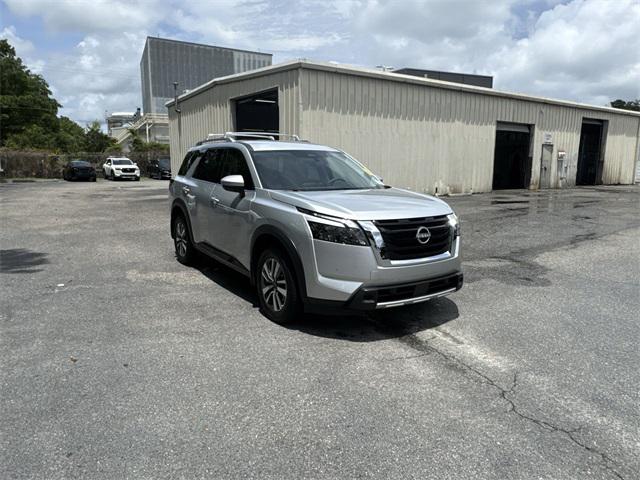 2025 Nissan Pathfinder SL FWD