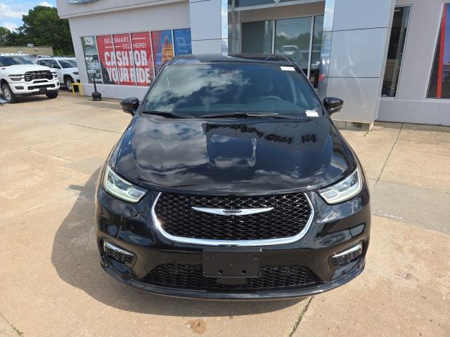 2025 Chrysler Pacifica PACIFICA SELECT
