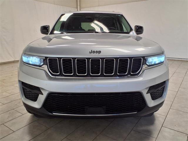 2023 Jeep Grand Cherokee Laredo 4x2