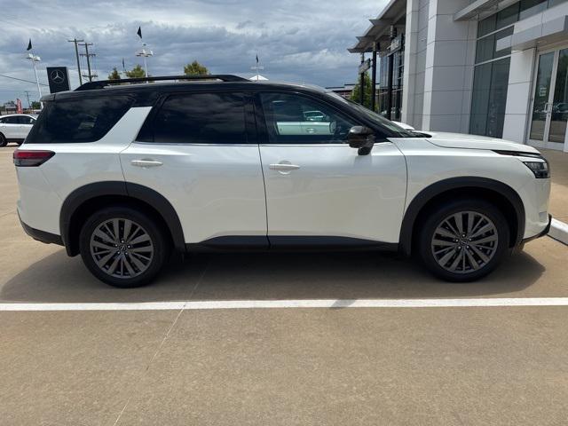 2024 Nissan Pathfinder SL FWD