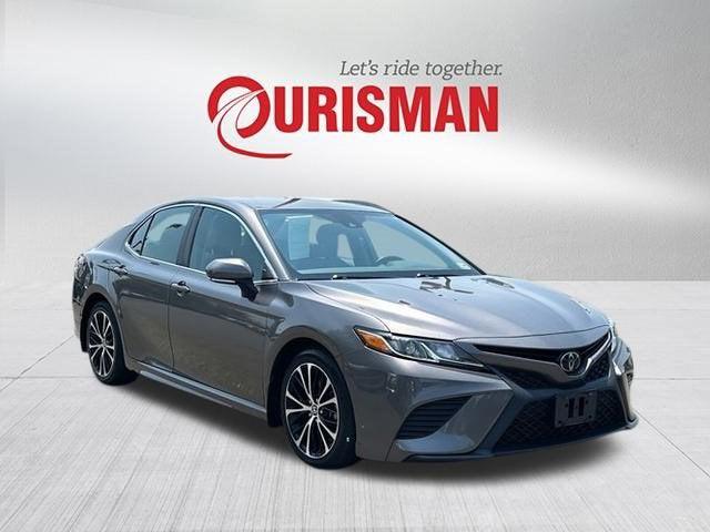 2020 Toyota Camry SE AWD
