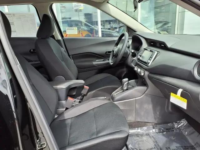 2025 Nissan Kicks S