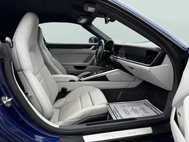 2024 Porsche 911 Carrera Cabriolet