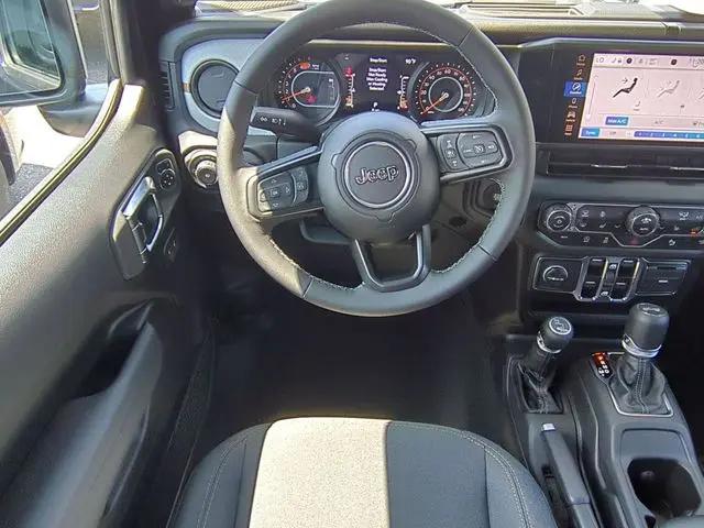 2025 Jeep Wrangler 4-Door Summit 4x4