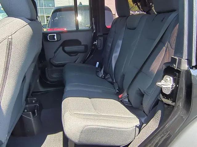 2025 Jeep Wrangler 4-Door Summit 4x4