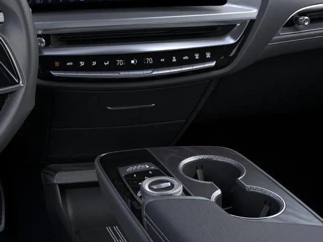 2026 Cadillac iQ V-Series w/1SM