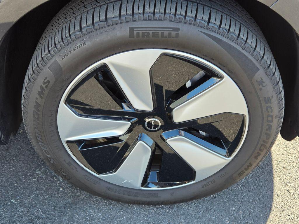 2025 Volvo EX90 Plus - Photo 9