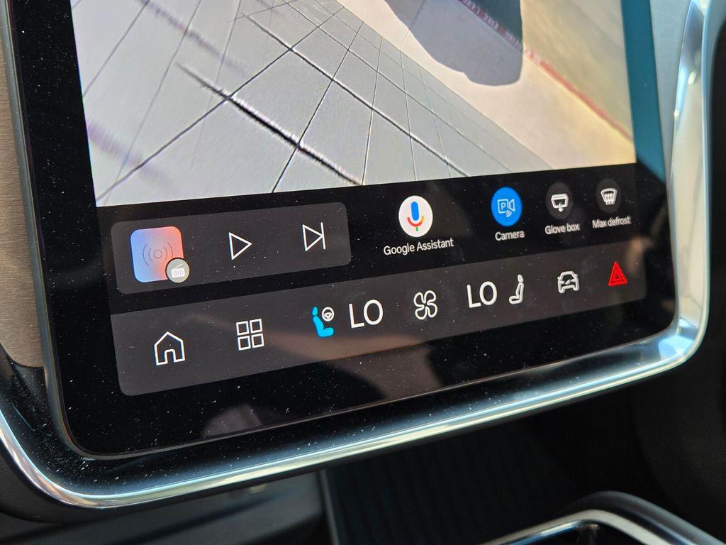 2025 Volvo EX90 Plus - Photo 30