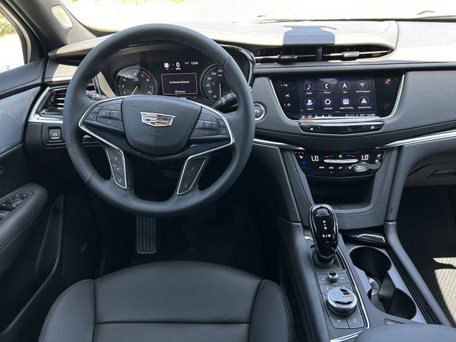 2025 Cadillac XT5 FWD Premium Luxury