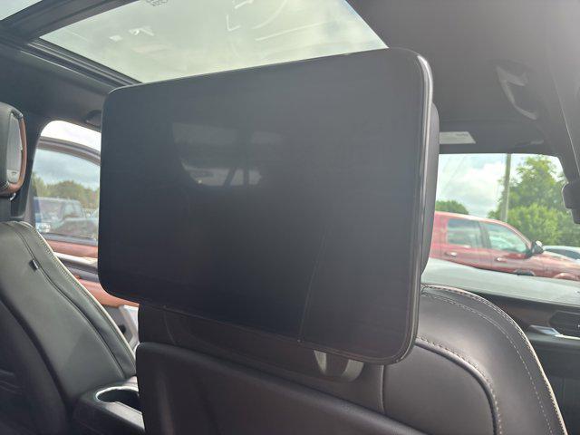 2024 GMC Yukon XL 4WD Denali Ultimate