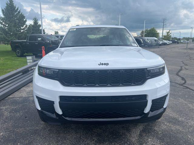 2025 Jeep Grand Cherokee GRAND CHEROKEE L ALTITUDE 4X4