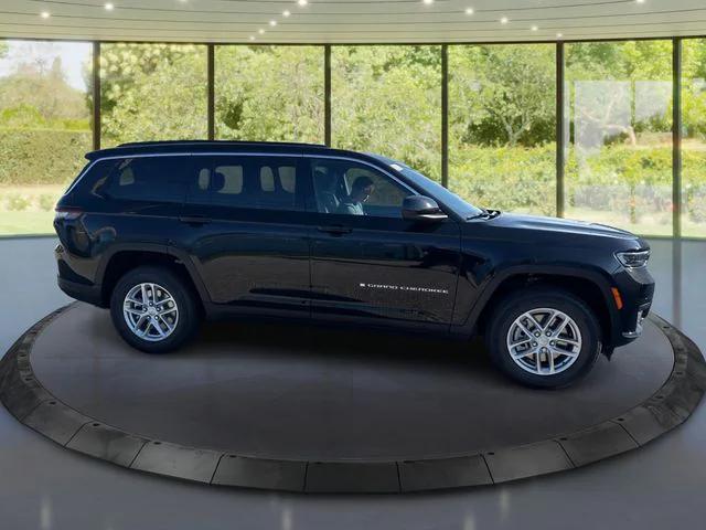 2025 Jeep Grand Cherokee GRAND CHEROKEE L LAREDO X 4X4